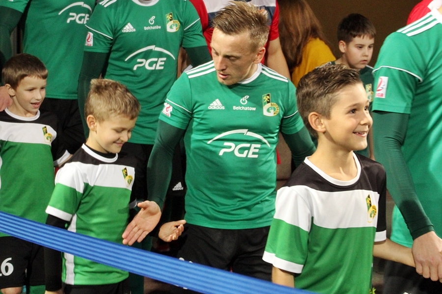 Piłkarze PGE GKS trenerami juniorów