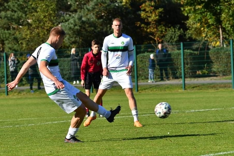 Rezerwy ponownie na drugim miejscu