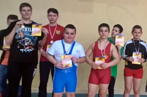 Dziesięć medali zapaśników GKS w Piotrkowie